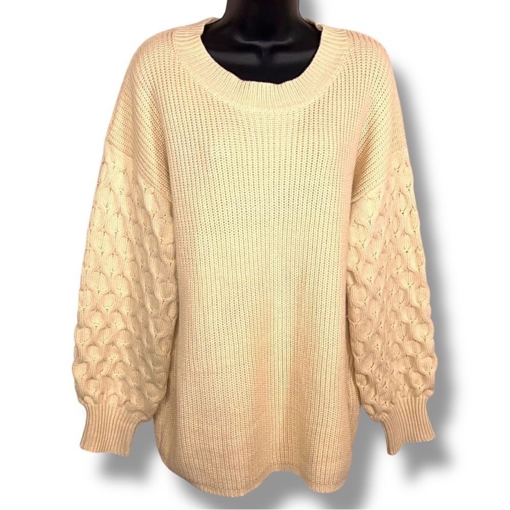 Large Pretty Garden Light Beige Ivory Knit Sweater Long Sleeve Knit Neutral